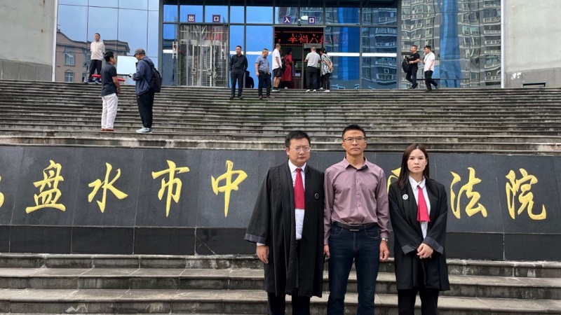 周兆成公开质疑丝芭干预黄婷婷拍戏，引解约纠纷热议